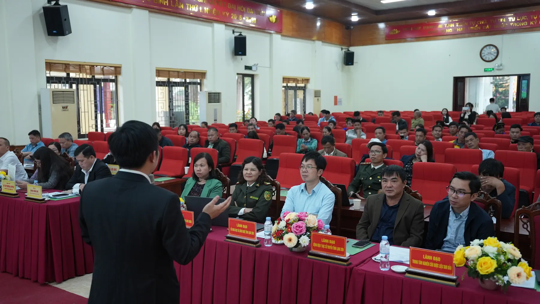 Buổi làm việc với Viện Dược liệu Việt Nam