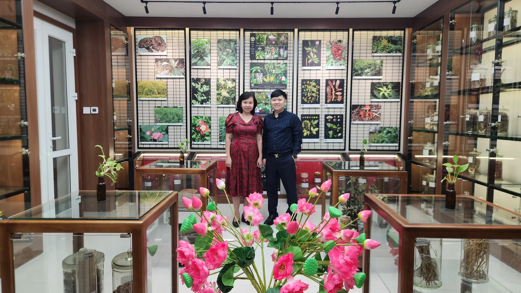 Phòng truyền thống Viện Dược liệu